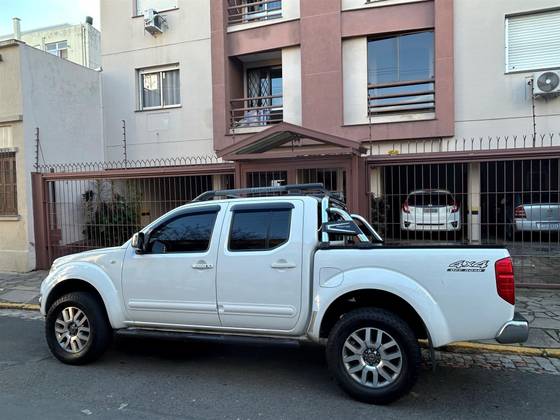 NISSAN FRONTIER 2.5 SL 4X4 CD TURBO ELETRONIC DIESEL 4P AUTOMÁTICO NISSAN FRONTIER 2.5 SL 4X4 CD TURBO ELETRONIC DIESEL 4P AUTOMÁTICO